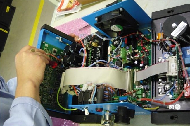 Montáž elektrotechnických komponentov a dielov